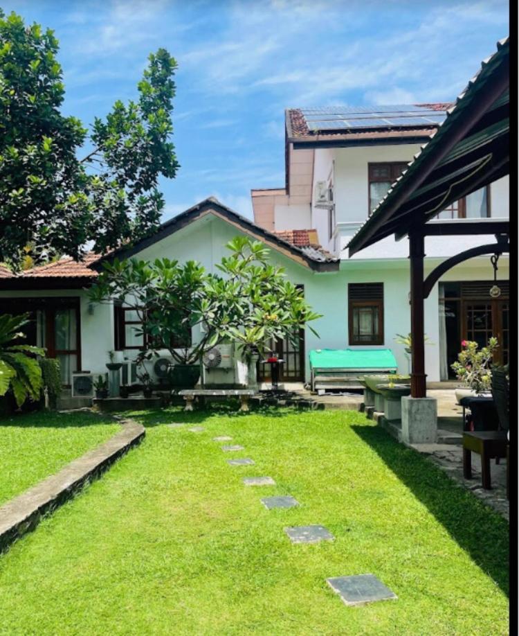 Ice Berg Appartement Dehiwala-Mount Lavinia Buitenkant foto