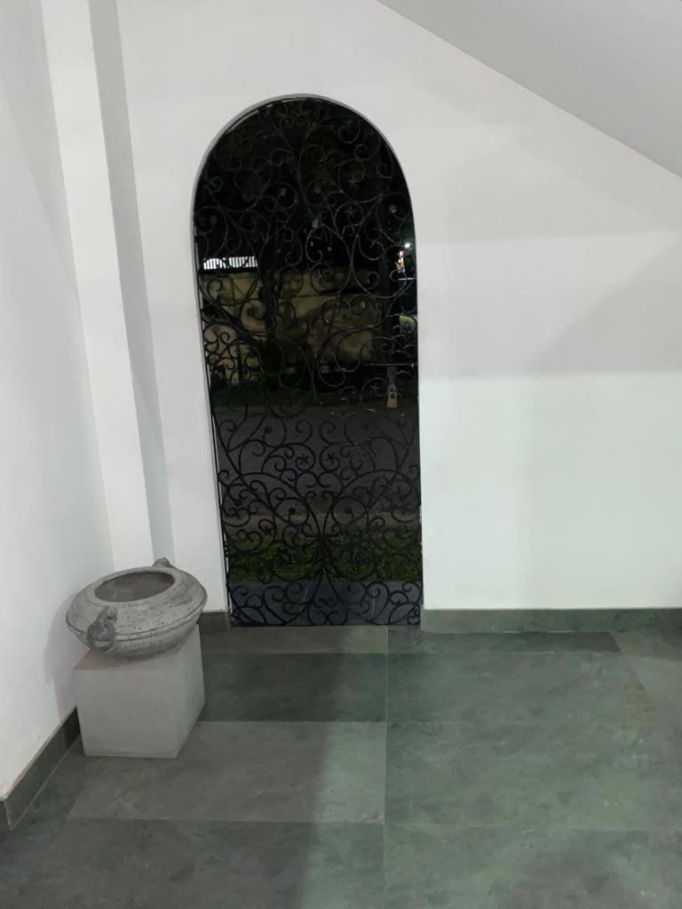 Ice Berg Appartement Dehiwala-Mount Lavinia Kamer foto