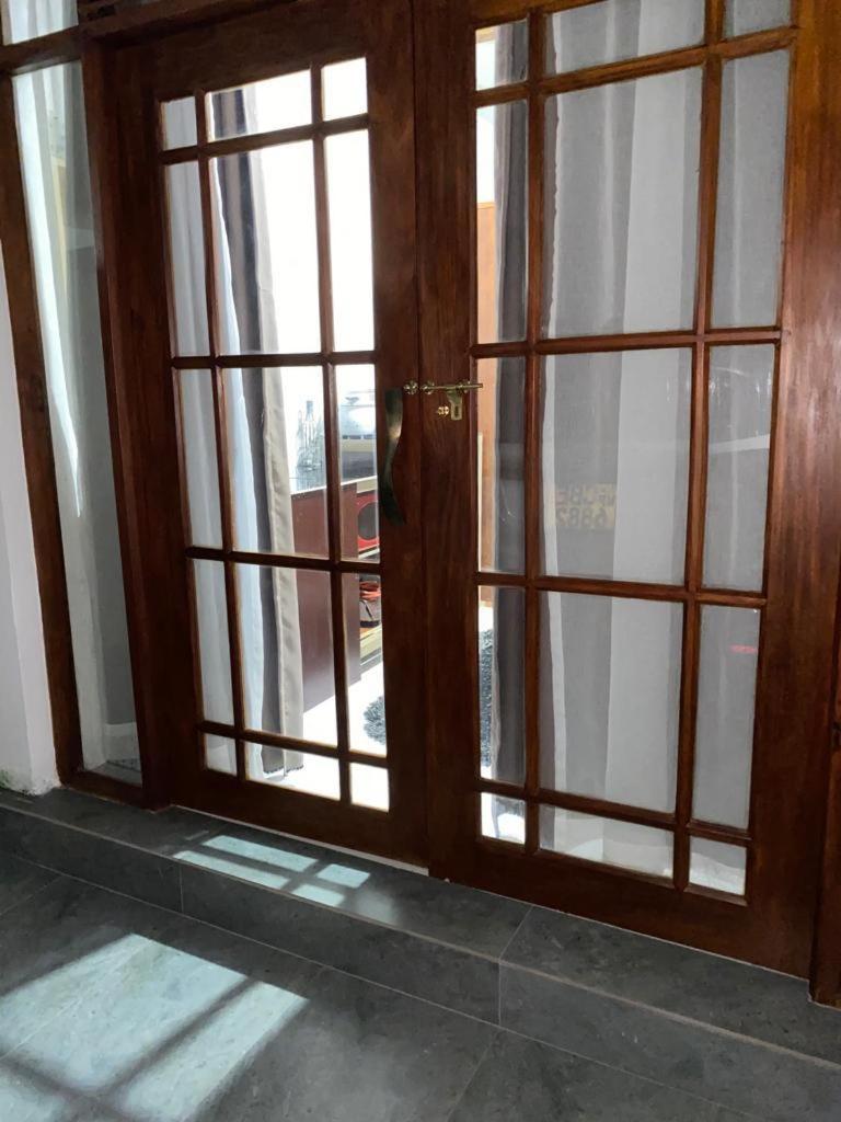 Ice Berg Appartement Dehiwala-Mount Lavinia Kamer foto