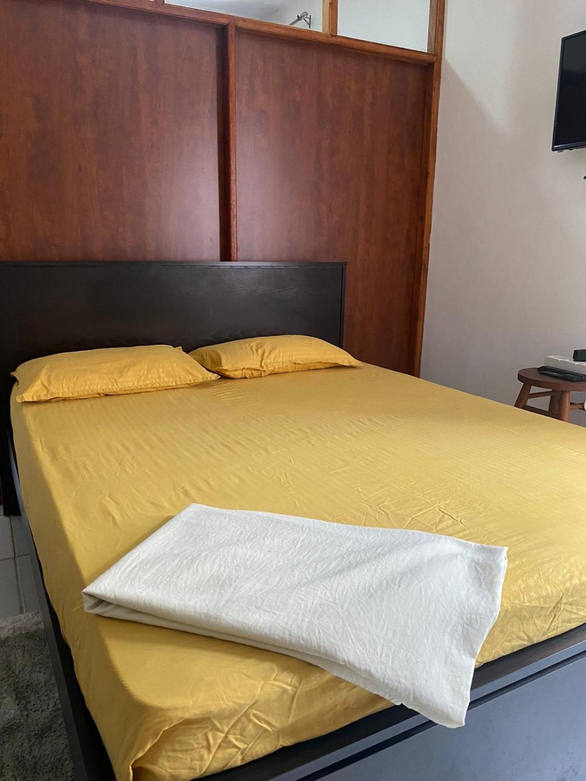 Ice Berg Appartement Dehiwala-Mount Lavinia Kamer foto