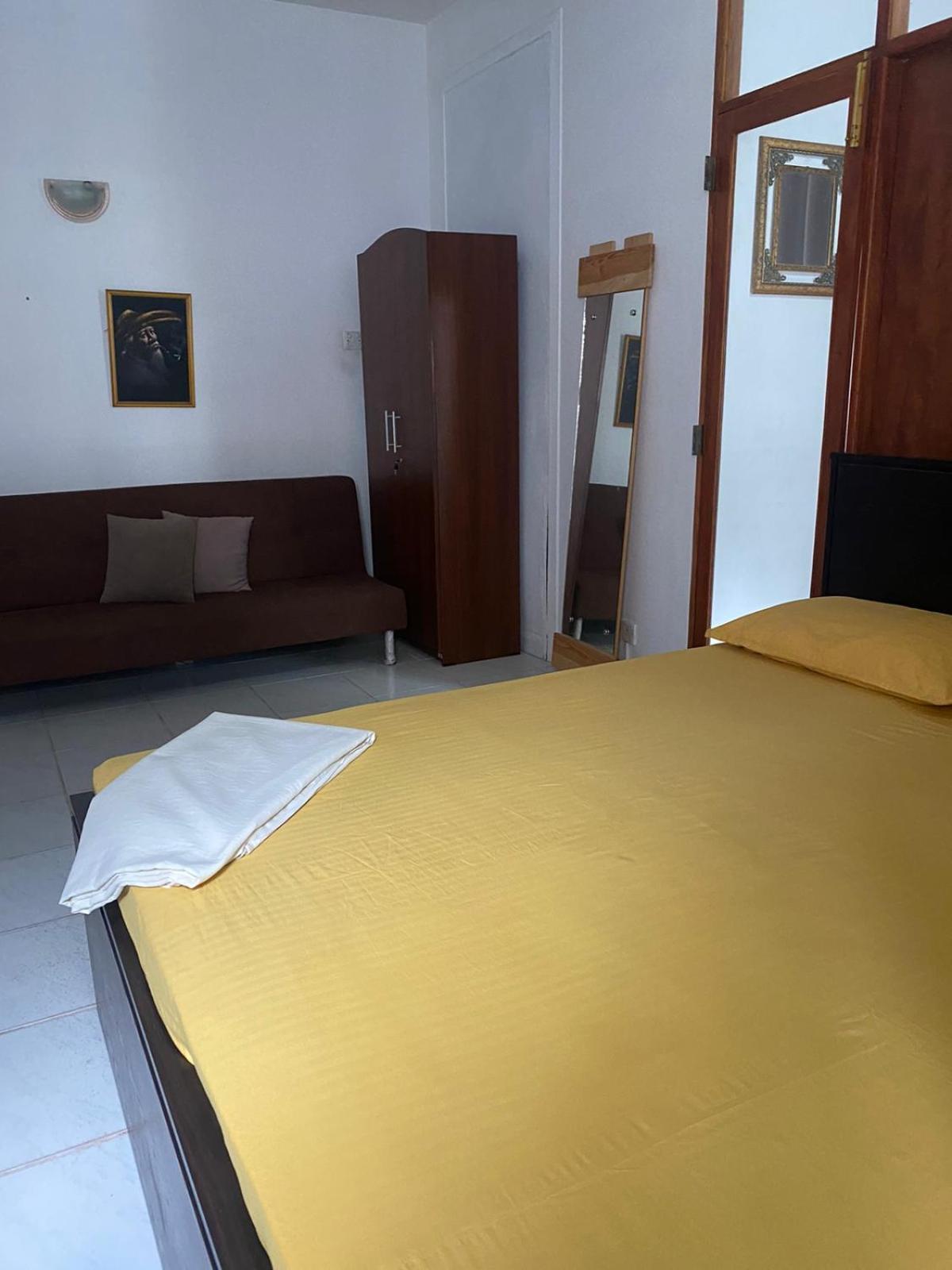 Ice Berg Appartement Dehiwala-Mount Lavinia Kamer foto