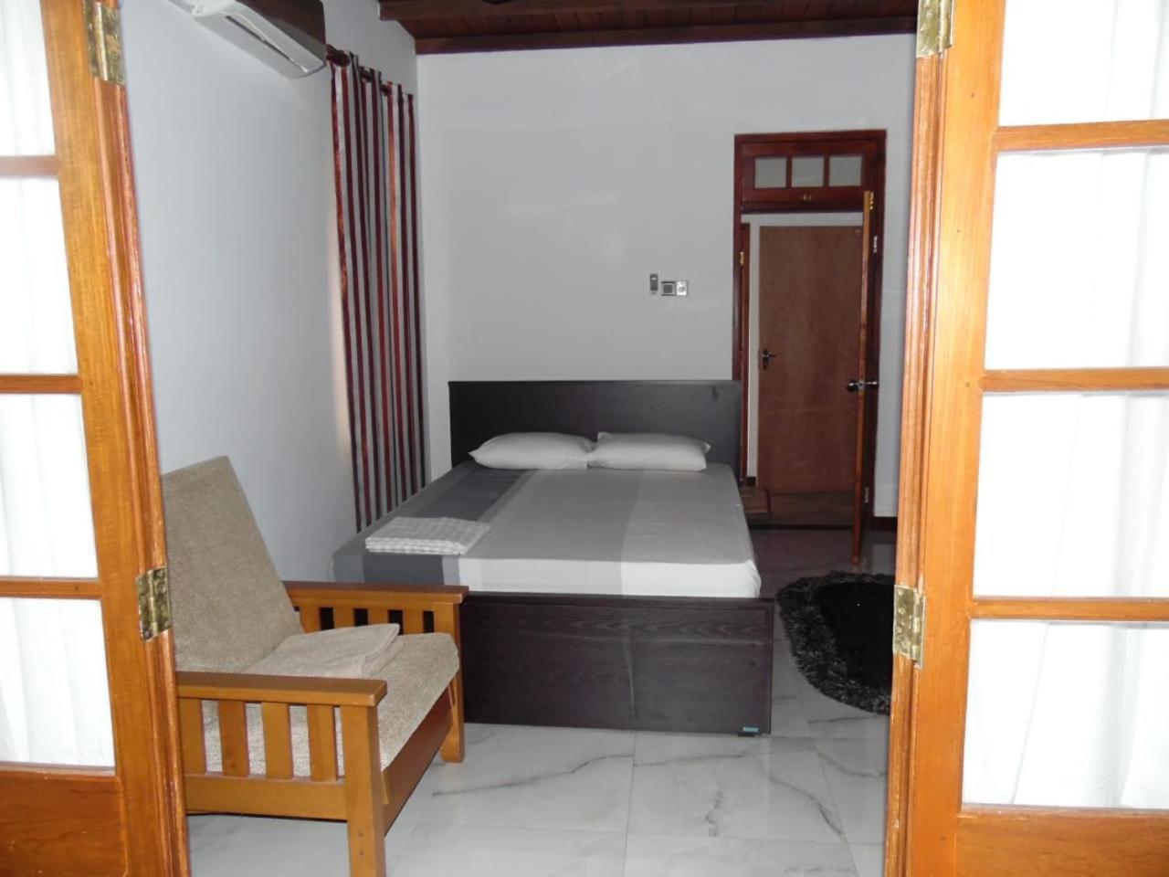 Ice Berg Appartement Dehiwala-Mount Lavinia Buitenkant foto