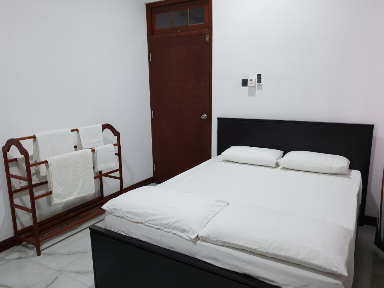 Ice Berg Appartement Dehiwala-Mount Lavinia Buitenkant foto