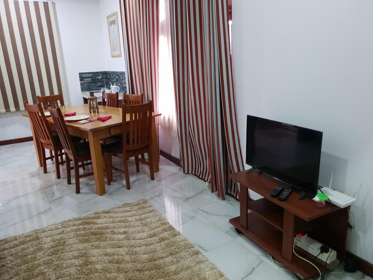 Ice Berg Appartement Dehiwala-Mount Lavinia Buitenkant foto