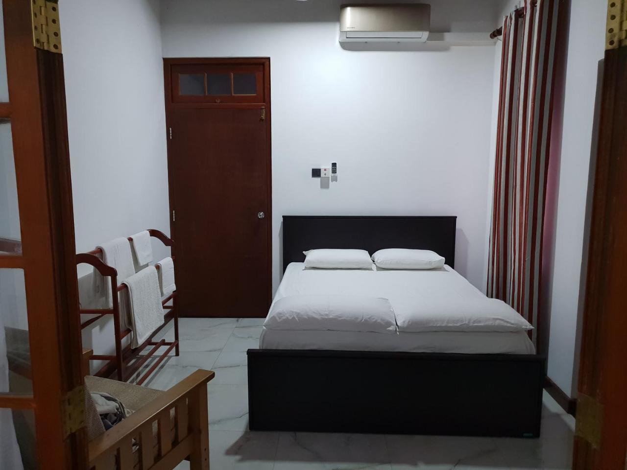 Ice Berg Appartement Dehiwala-Mount Lavinia Buitenkant foto