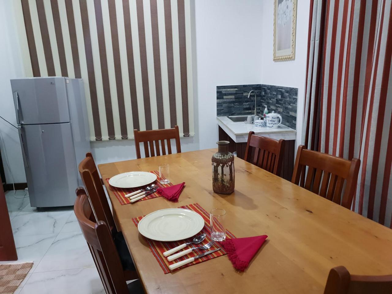 Ice Berg Appartement Dehiwala-Mount Lavinia Buitenkant foto