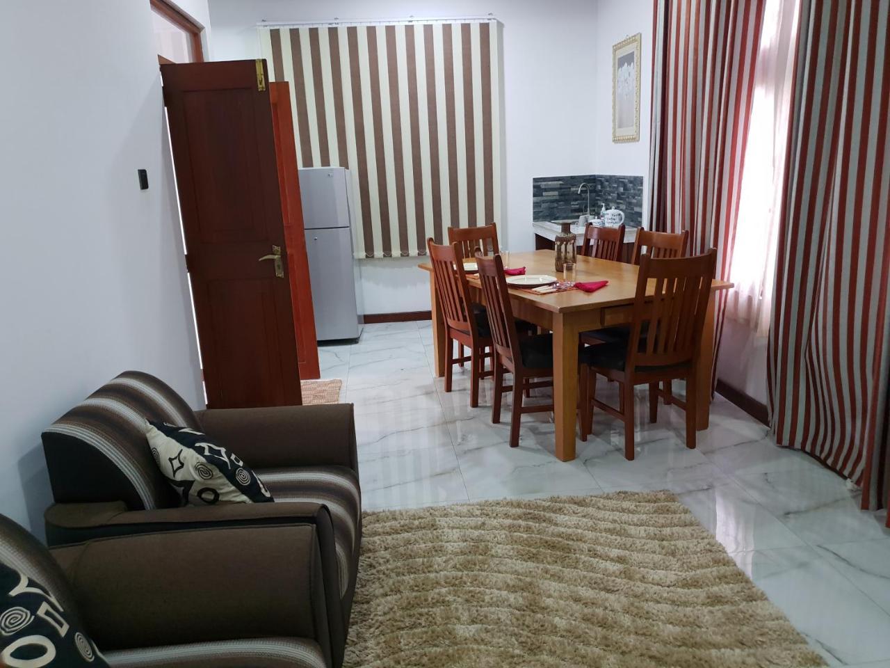 Ice Berg Appartement Dehiwala-Mount Lavinia Buitenkant foto