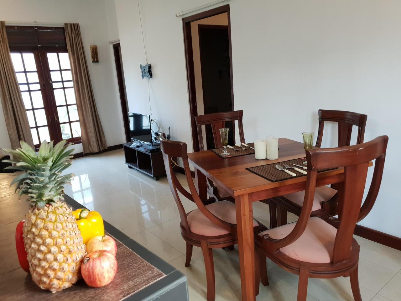 Ice Berg Appartement Dehiwala-Mount Lavinia Buitenkant foto