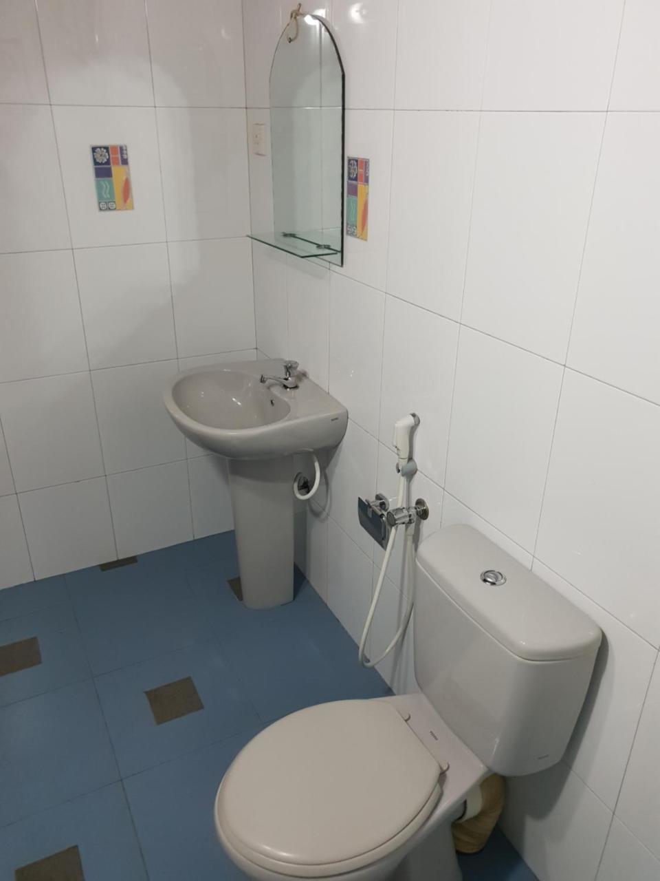 Ice Berg Appartement Dehiwala-Mount Lavinia Buitenkant foto